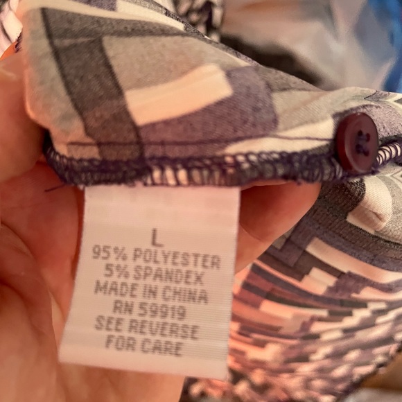 Tetris SzL stunning scrunch crinkle button top - Picture 5 of 6